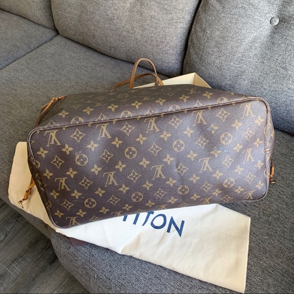 Does Poshmark Sell Authentic Louis Vuittons Handbags